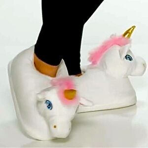 NWT Magical Unicorn  House Slippers .Comfy Cushioned & Fuzzy Soft Size  Medium🦄